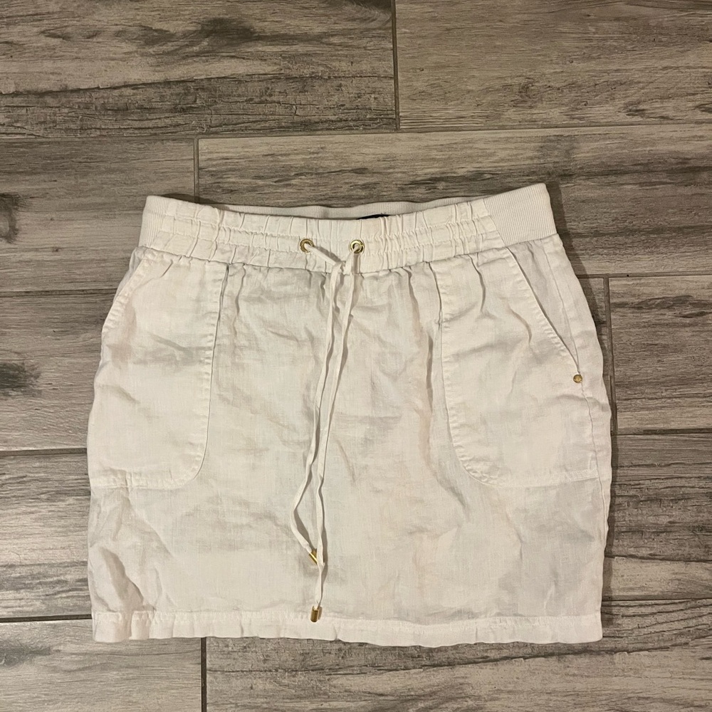 Ellen Tracy White Mini Pencil Skirt with Cargo Style